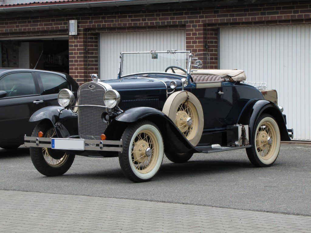 restaurationsarbeiten ford a 1931 40b typ deluxe roadster dark blue dunkelblau verdeck offen front right