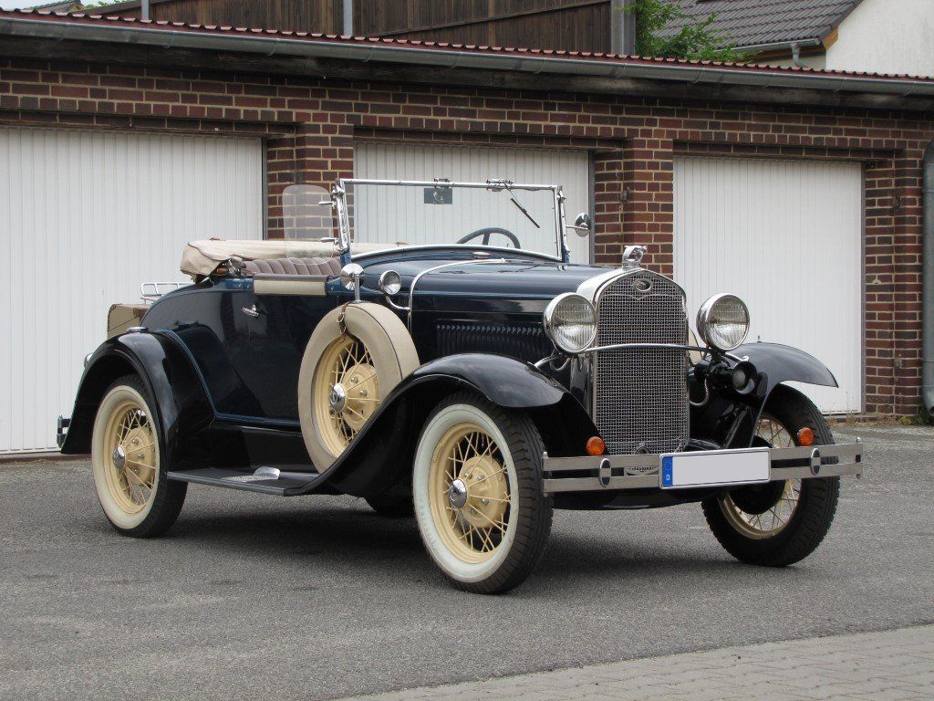 restaurationsarbeiten ford a 1931 40b typ deluxe roadster dark blue dunkelblau verdeck offen front left
