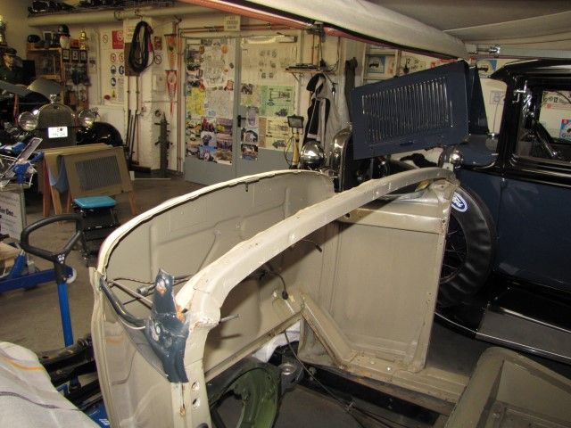 ford a 1931 type 40b deluxe roadster body tankoeffnung frame rahmen 2