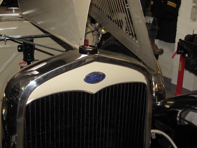 ford a 1931 type 40b deluxe roadster kuehlermaske maske radiator shell